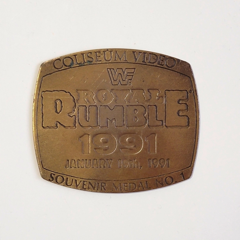 Vintage Coliseum Video WWF/WWE Wrestling 1991 Royal Rumble brass souvenir medal